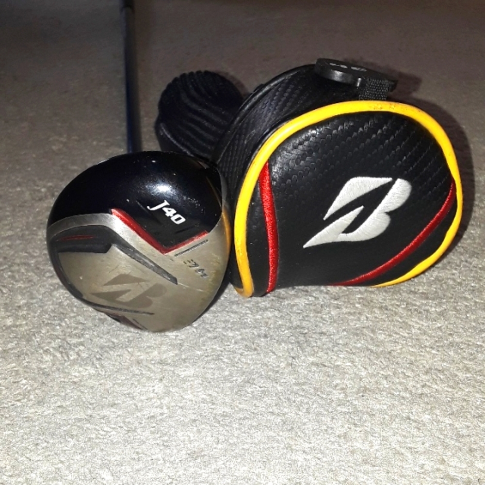 BRIDGESTONE J40 3 HYBRID 21 DEGREE W/ PROTECT X 6.0 BLUE PERFORMANCE SHAFT COVER